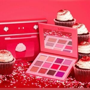 Glamlite Red Velvet Cupcake Eyeshadow Palette Limited Edition NIB Sealed